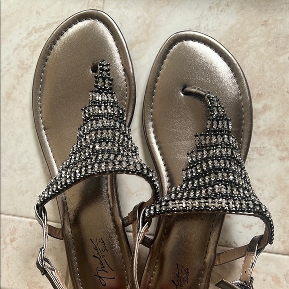 Thalia Sodi Black and Silver Sandals with T-Strap Design - Picture 2 of 2